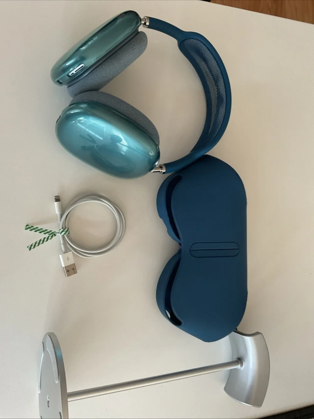 Apple AirPods Max (Lightning) - Blue (A2096) W/Case,USB Cable & Stand